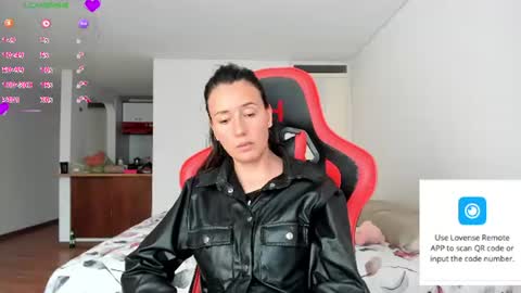 Snapshot of zoe_jeane_beker chatting on 06-22-26, 08:39 ZOE online show from 06-22-26, 08:39