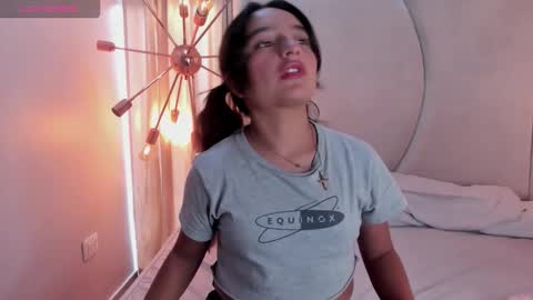 zoe_jonezx1 online show from 09-22-25, 03:36