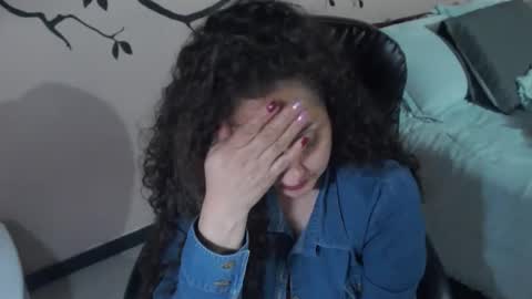 Zoe Koller online show from 11-28-25, 01:19