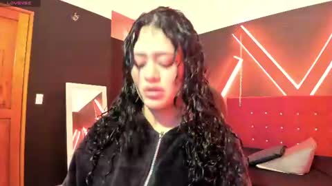 Snapshot of zoe_lara_34 chatting on 07-08-26, 01:54 zoe online show from 07-08-26, 01:54
