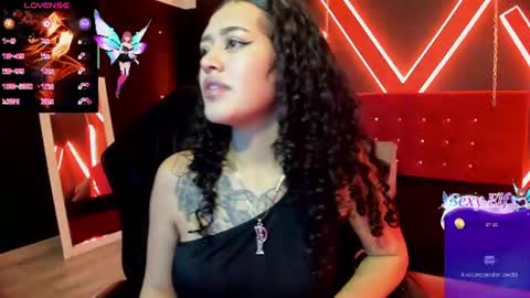 Snapshot of zoe_lara_34 chatting on 07-15-26, 02:06 zoe online show from 07-15-26, 02:06