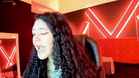 Snapshot of zoe_lara_34 chatting on 08-02-26, 04:00 zoe online show from 08-02-26, 04:00