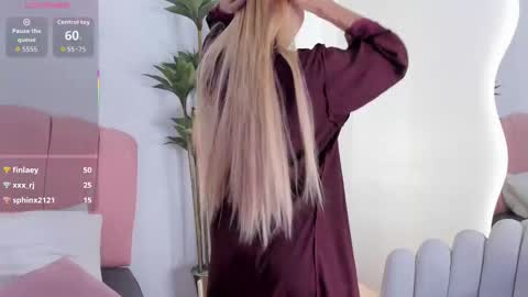 zoe lee    online show from 09-15-25, 02:50
