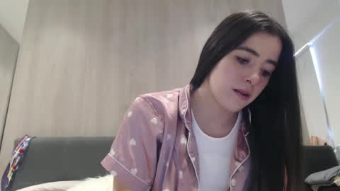 Snapshot of zoe_mill33r chatting on 09-09-25, 06:07 Zoe online show from 09-09-25, 06:07