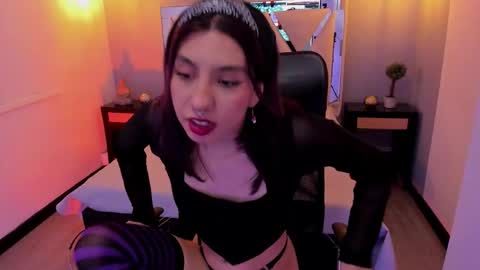 Snapshot of zoe_moreau chatting on 02-18-26, 07:43 zoe_moreau online show from 02-18-26, 07:43