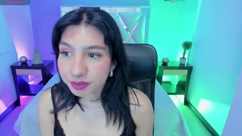 Snapshot of zoe_moreau chatting on 03-24-26, 07:30 zoe_moreau online show from 03-24-26, 07:30