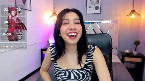 Snapshot of zoe_moreau chatting on 04-17-26, 07:39 zoe_moreau online show from 04-17-26, 07:39