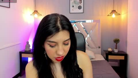 Snapshot of zoe_moreau chatting on 04-18-26, 07:40 zoe_moreau online show from 04-18-26, 07:40