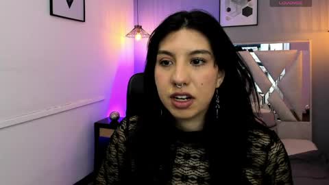 Snapshot of zoe_moreau chatting on 05-01-26, 07:29 zoe_moreau online show from 05-01-26, 07:29