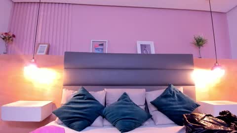 Snapshot of zoe_novakk chatting on 11-05-25, 01:55 Zoe Novakk online show from 11-05-25, 01:55