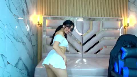 Zoe  online show from 09-17-25, 03:19