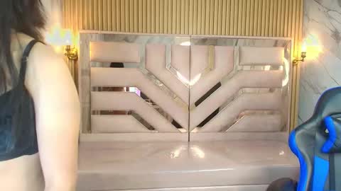 Zoe  online show from 10-14-25, 03:18