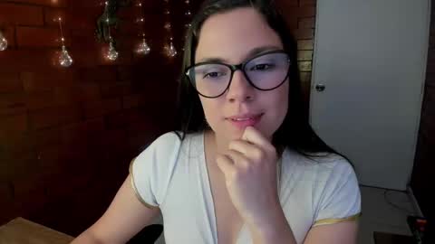Zoe  online show from 02-25-25, 04:31