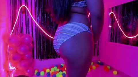 Zoe online show from 01-26-25, 03:06