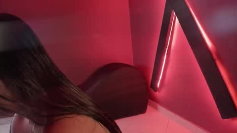 Zoe online show from 10-10-25, 12:09