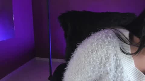 Zoe online show from 11-28-25, 02:36