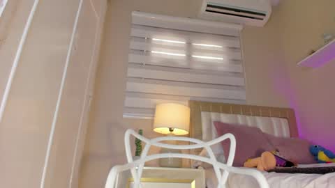 Hi guys i am Zoe  online show from 01-10-25, 02:34