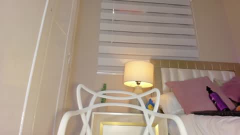 Hi guys i am Zoe  online show from 01-17-25, 05:41