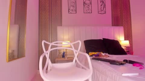 Hi guys i am Zoe  online show from 10-14-25, 11:33