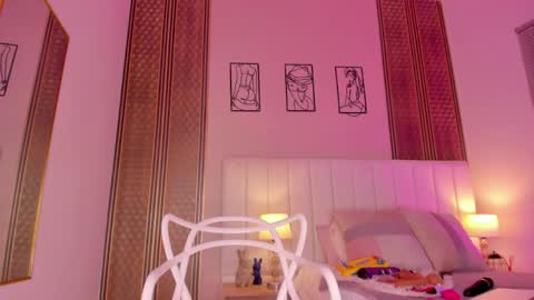 Hi guys i am Zoe  online show from 10-21-25, 11:33