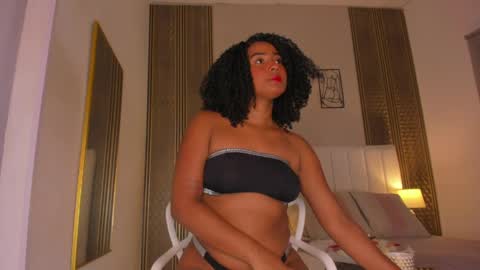 Hi guys i am Zoe  online show from 04-06-26, 11:33