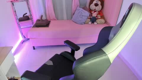 zoe_sullivan_ online show from 01-25-25, 09:15