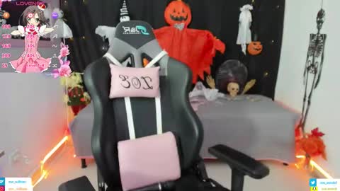 zoe_sullivan_ online show from 10-29-25, 09:33