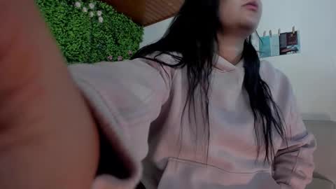 Zoe online show from 10-01-25, 04:40