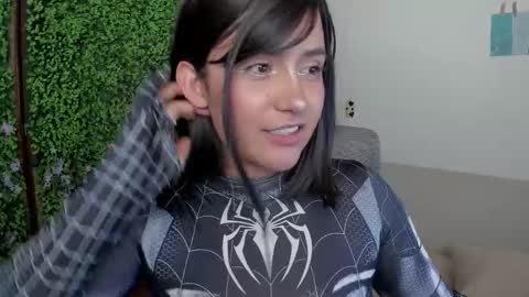 Zoe online show from 10-21-25, 01:39