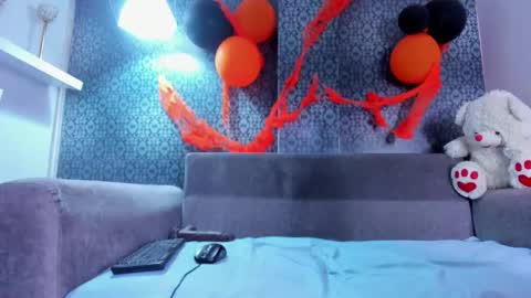 Zoe online show from 11-01-25, 12:40