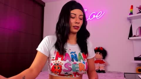 zoecams online show from 09-10-25, 06:52