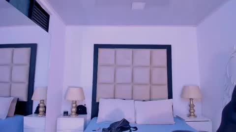 Zoecarrter online show from 09-13-25, 08:19