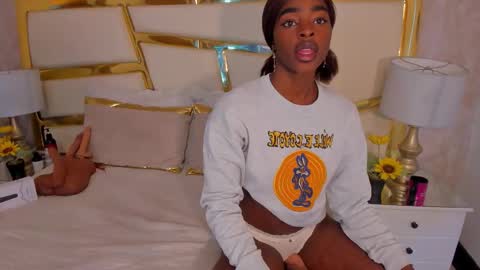 Zoecarrter online show from 02-27-26, 03:23