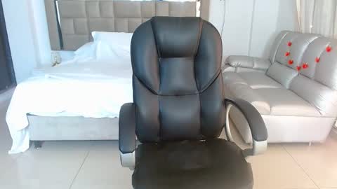 Snapshot of zoecruzz chatting on 03-17-26, 01:47 ZOE online show from 03-17-26, 01:47