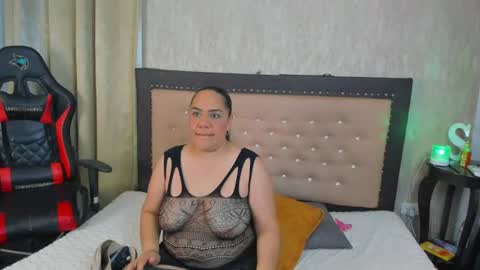 Snapshot of zoedeleon chatting on 07-12-26, 07:16 zoedeleon online show from 07-12-26, 07:16