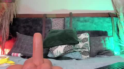 Zoe online show from 12-10-24, 02:39