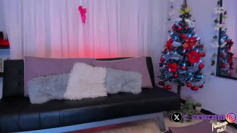 Snapshot of zoee_cruz chatting on 12-11-24, 03:05 Camila online show from 12-11-24, 03:05