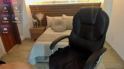  zoee jackson online show from 06-24-26, 06:51