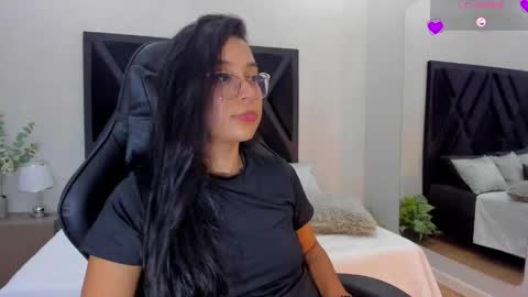Zoe 3 online show from 05-13-26, 06:16