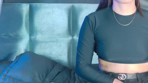 Zoe online show from 09-11-25, 01:55