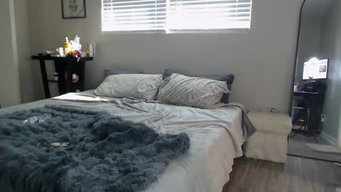 Snapshot of zoeemonroe chatting on 10-19-25, 02:18 zoeemonroe online show from 10-19-25, 02:18