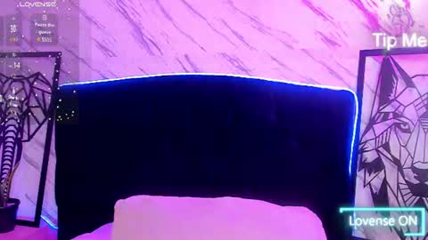 Laura  online show from 06-17-26, 04:37