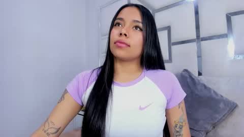 ZoeSwam online show from 10-05-25, 01:53