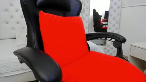 Snapshot of zoeth_ruiz chatting on 12-17-24, 01:05 zoeth_ruiz online show from 12-17-24, 01:05