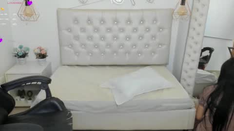 Snapshot of zoeth_ruiz chatting on 01-18-25, 12:15 zoeth_ruiz online show from 01-18-25, 12:15