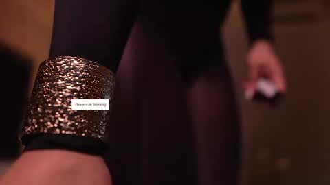 zoevidal_ online show from 06-19-26, 11:58