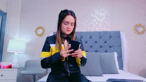 ZoeWilliis online show from 06-19-26, 11:14