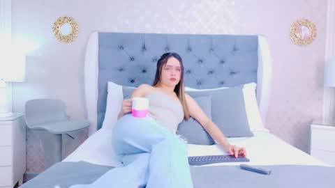 ZoeWilliis online show from 06-22-26, 11:07