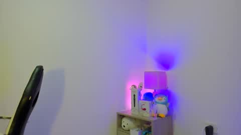 Zoey online show from 09-19-25, 01:23
