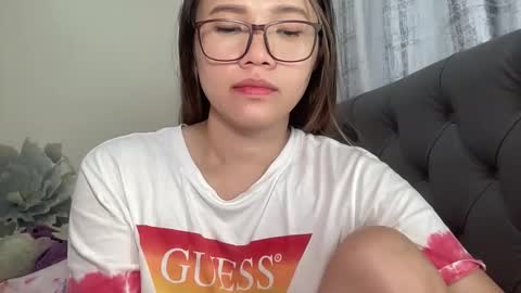 zoey_foryou online show from 12-04-25, 01:59